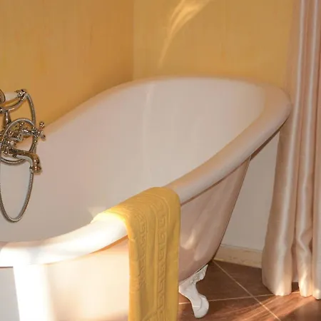 Villa Aurlie Sea View, 600m To And Shops